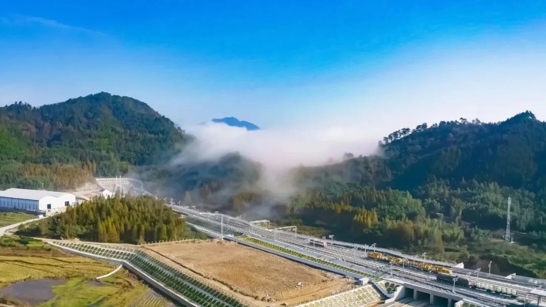 C7平台：设计时速350公里！池黄高铁进入开通运营倒计时